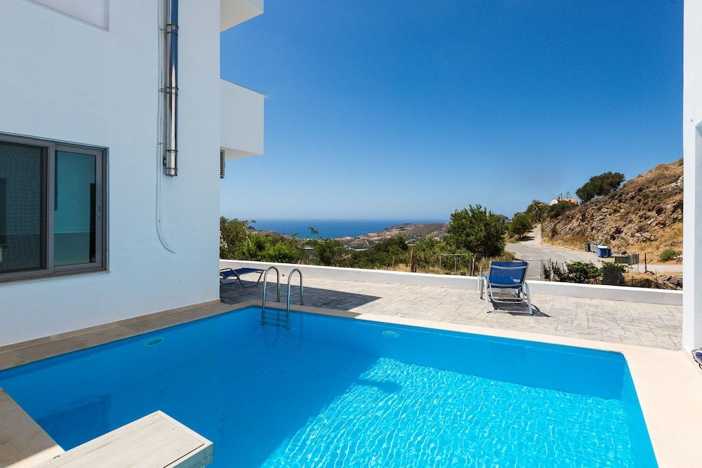 Sunset Maisonettes — 4-Star Luxury Hotel in Agios Vasileios, Greece