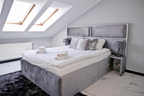 Elegant City Center Apartment Pawlikowskiego 8 — 4-Star Luxury Hotel in Krakow, Poland