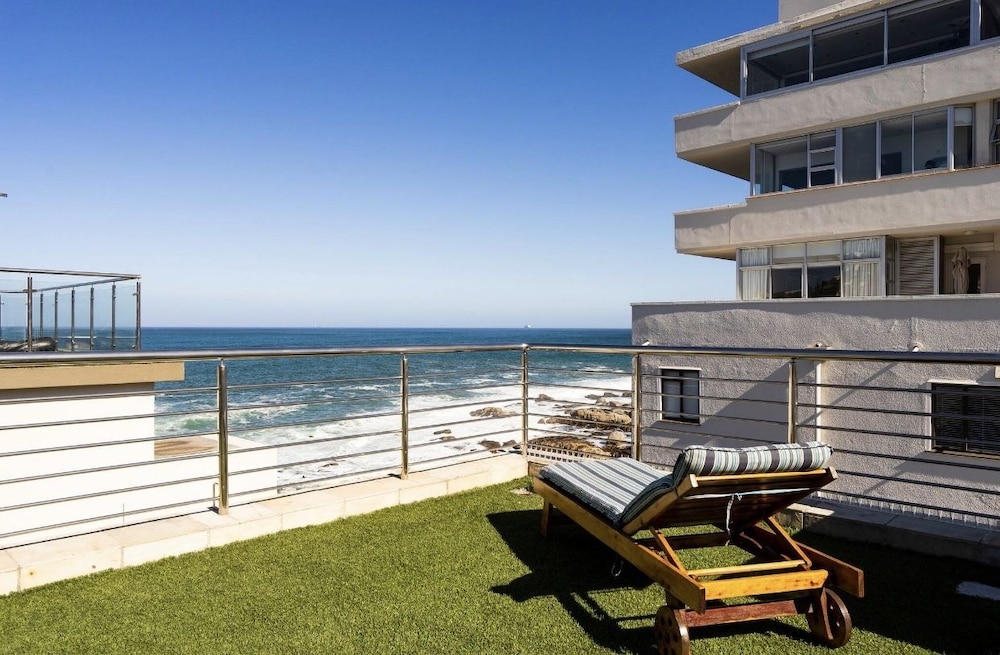 Bantry Beach Luxury Suites — 4-Star Luxury Hotel in Cape Town, South Africa