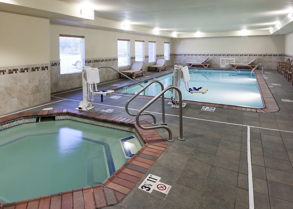 Hampton Inn & Suites Davenport - photo 28