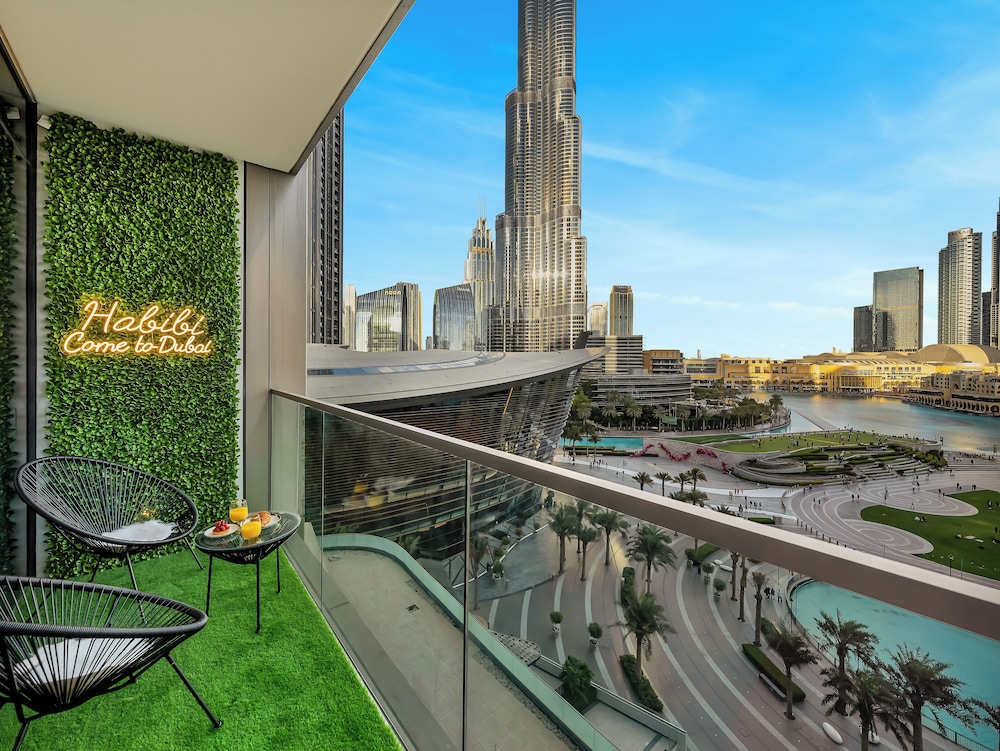 Delujo Stays Grande Signature Residence — 4-Star Luxury Hotel in Dubai, United Arab Emirates