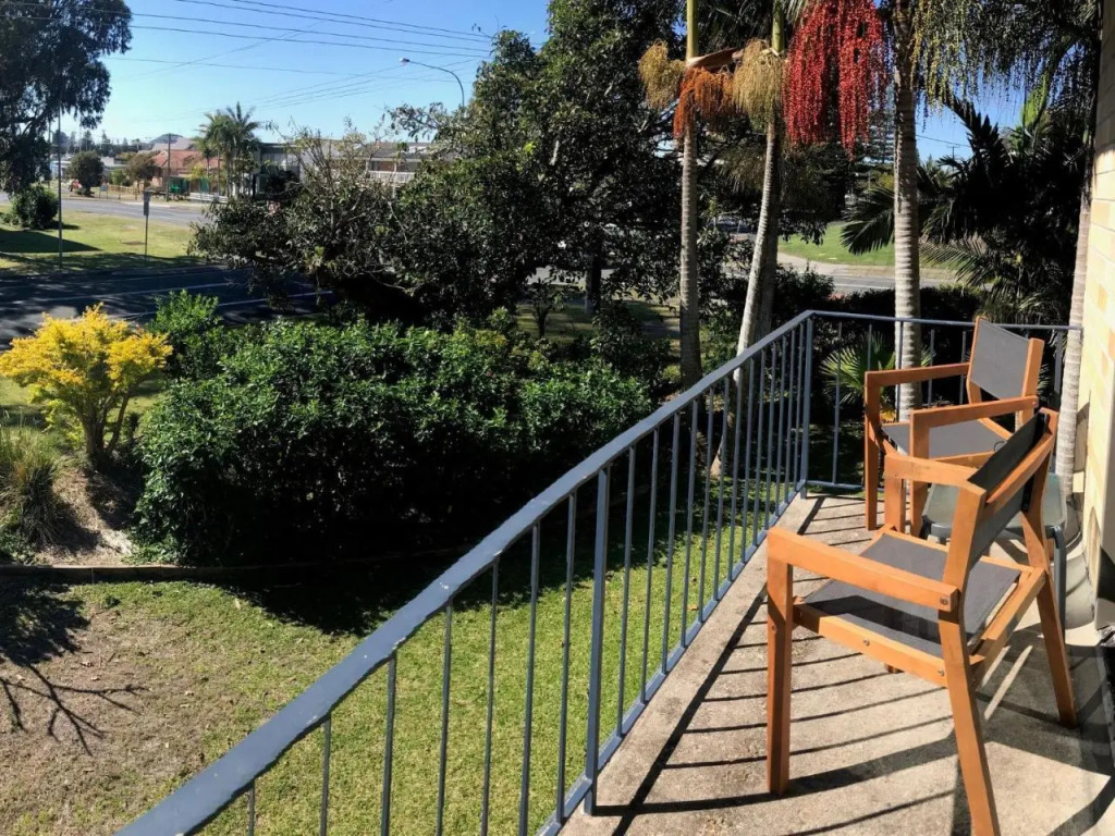 Sandcastle 7 with WiFi in Tuncurry, Australia