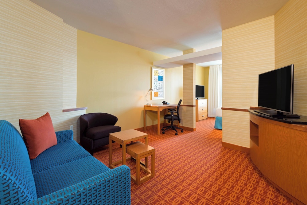Fairfield Inn & Suites by Marriott Louisville Downtown - photo 12