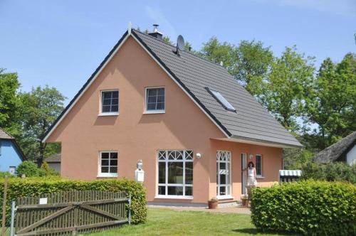 Ferienhaus Uhlenhus — carbon neutral stay, Ostseebad Prerow