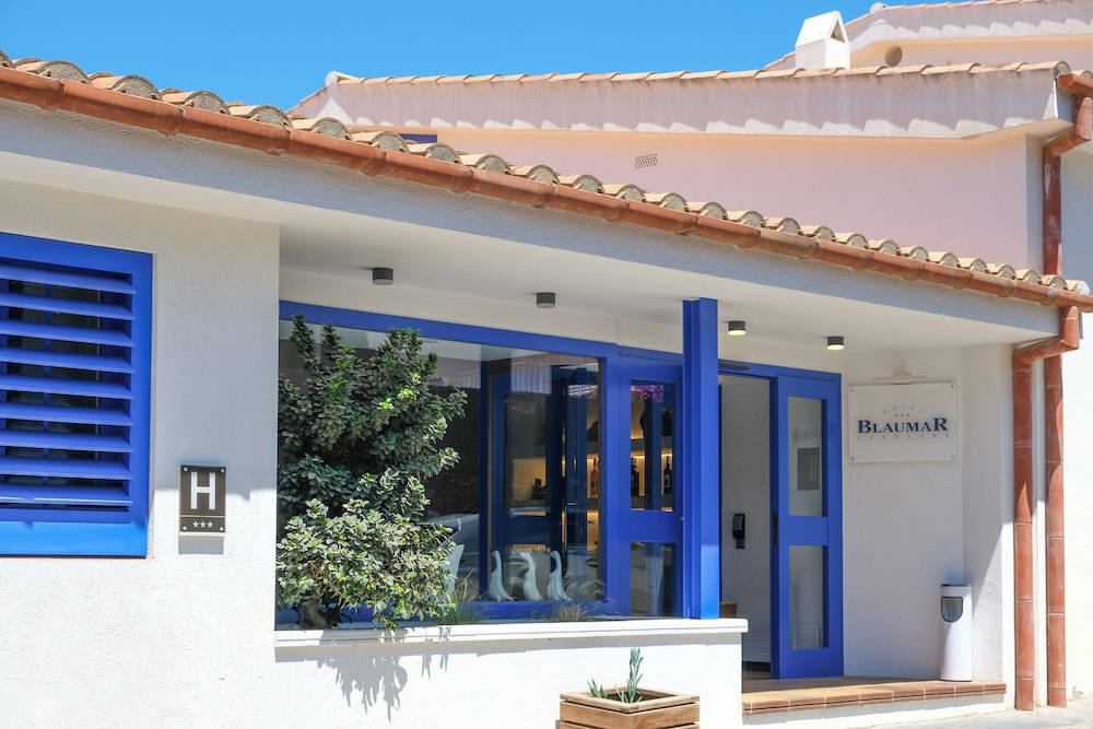 Blaumar Cadaques - carbon neutral hotel in Cadaques