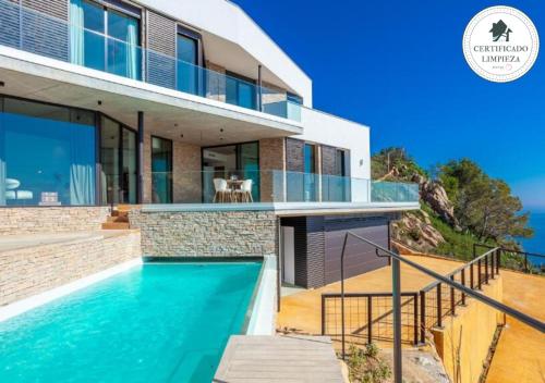 Villa El Mirador — 4-Star Luxury Hotel in Begur, Spain