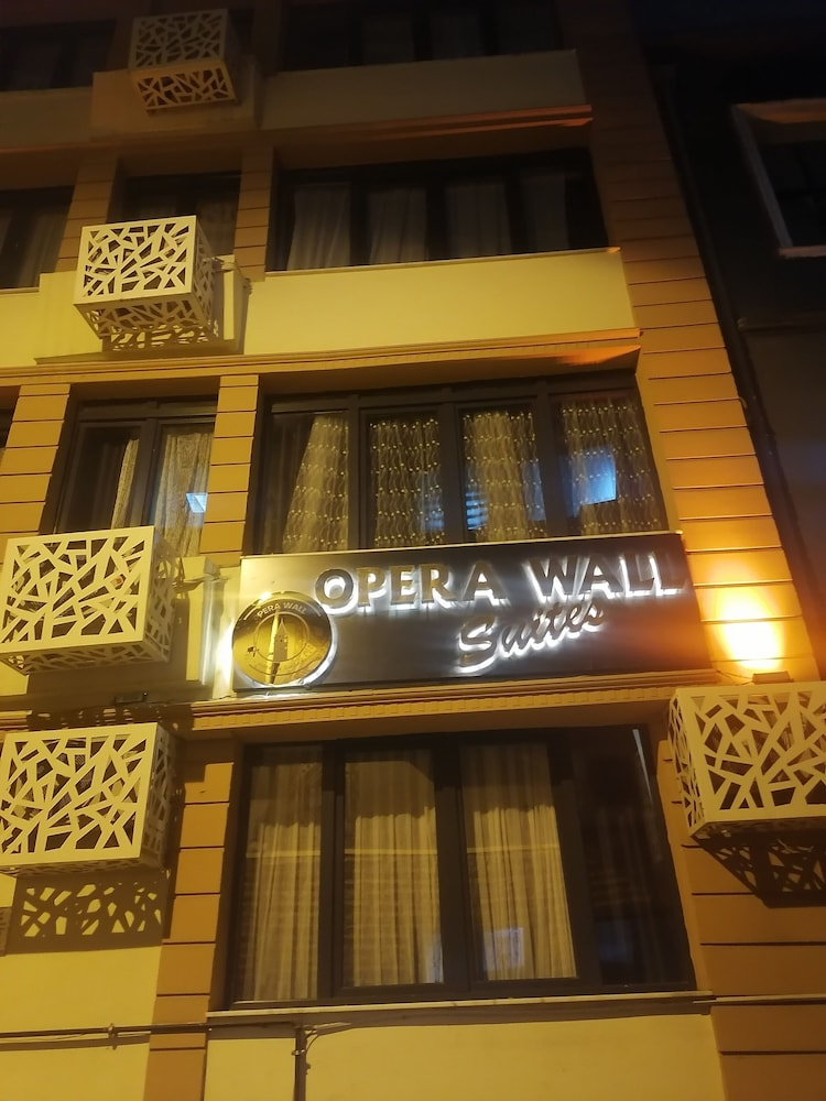 Opera Wall Suite — 5-Star Luxury Hotel in Istanbul, Turkey