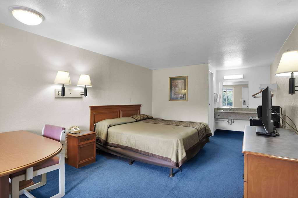 Knights Inn Jacksonville at Dix Ellis Trail - photo 5