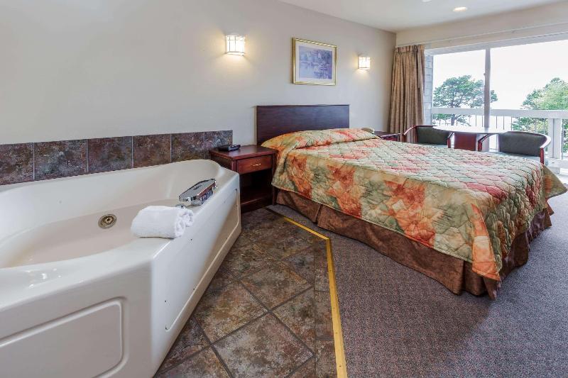 Travelodge by Wyndham Depoe Bay - photo 13