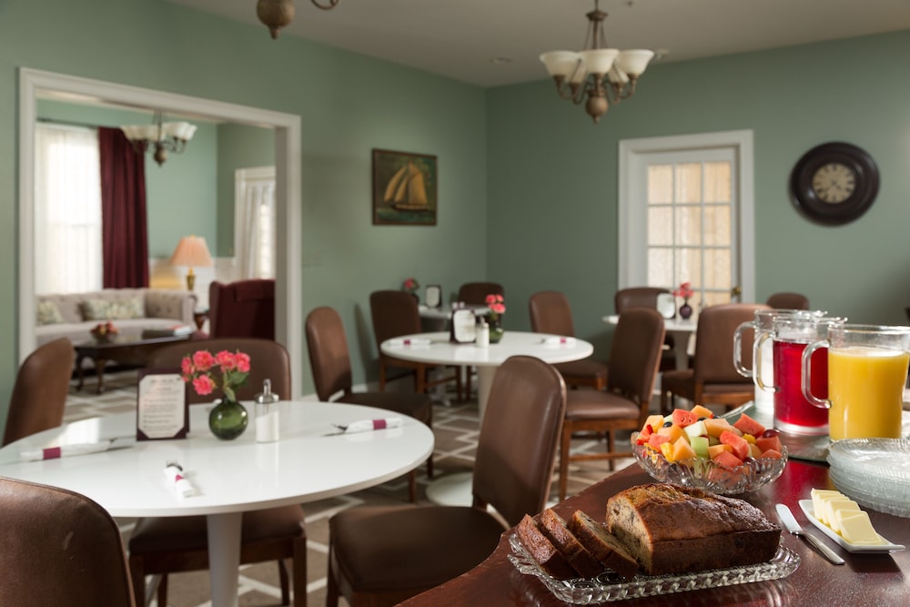 Beech Tree Inn & Cottage - photo 29