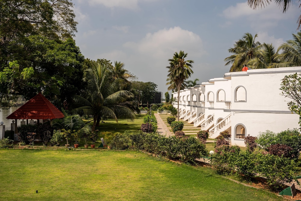 Ideal Riverview Resort