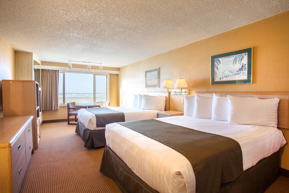 Ebb Tide Oceanfront Inn - photo 51