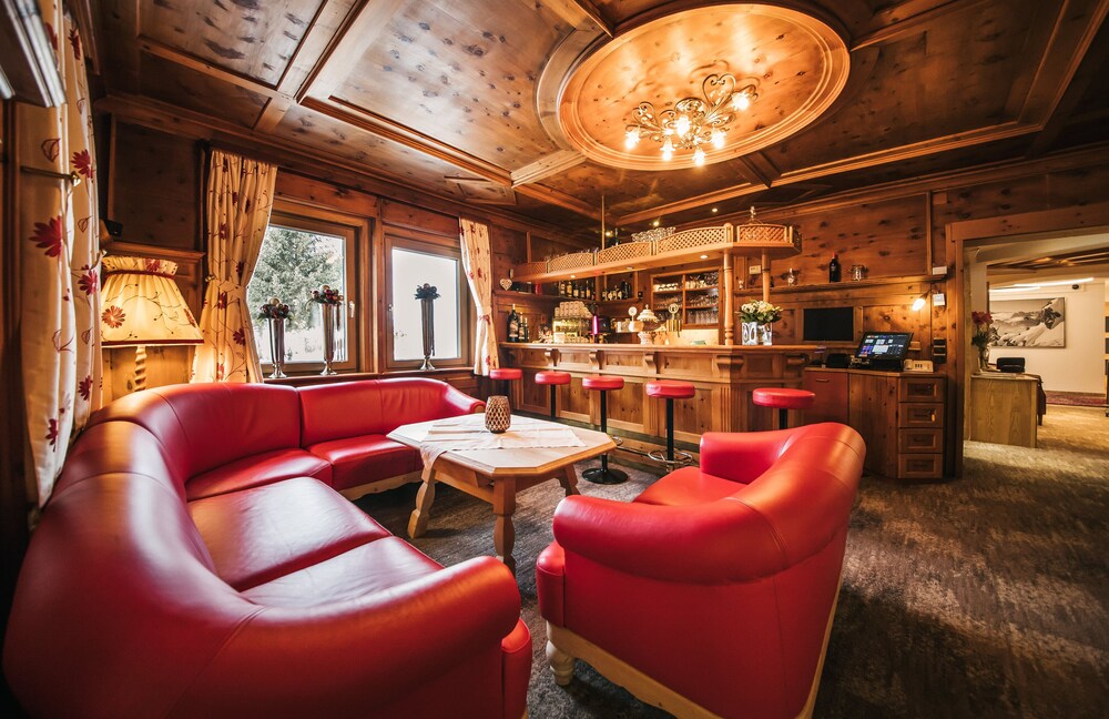 Hotel Sonnenheim — 4-Star Luxury Hotel in St Anton Am Arlberg, Austria