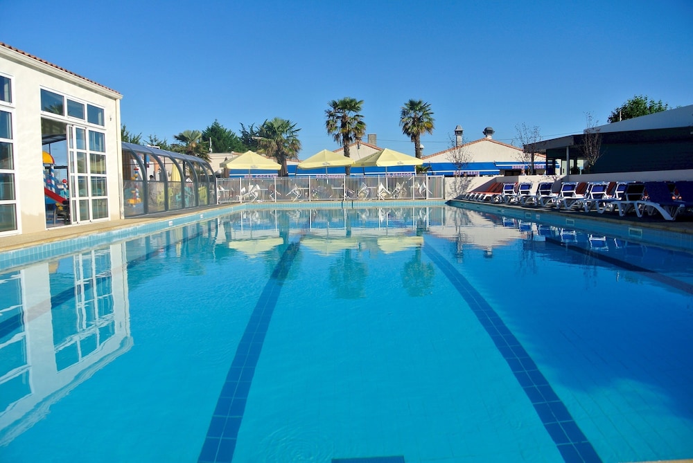 Camping Club Sunissim Le Trianon — 5-Star Luxury Hotel in Les Sables-D'olonne, France