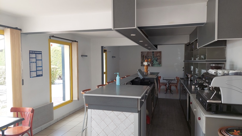 Hotel Le Clos Saint Loup — Bram — photo 3