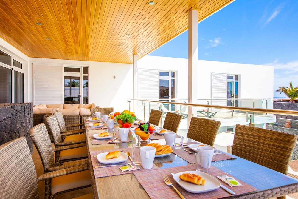 Villa Capri — 4-Star Luxury Hotel in Yaiza, Spain