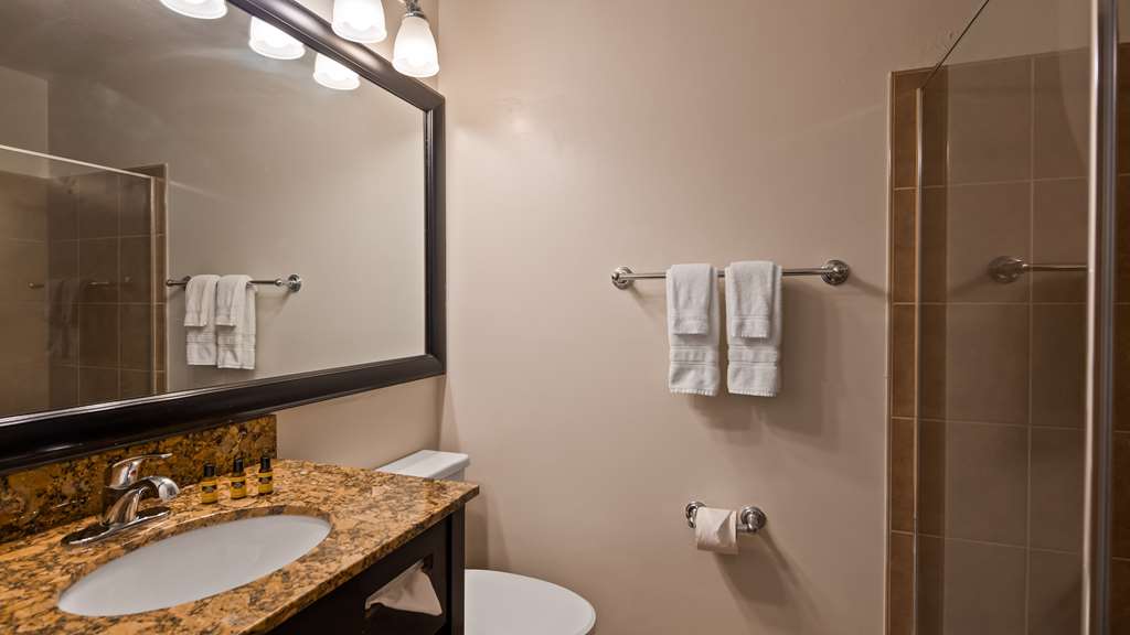 Best Western Plus Coastline Inn - photo 17