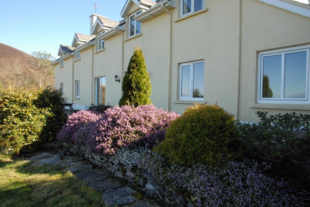 Spacious house with sea and mountain views Co. Kerry — 4-Star Luxury Hotel in Kells, Republic of Ireland