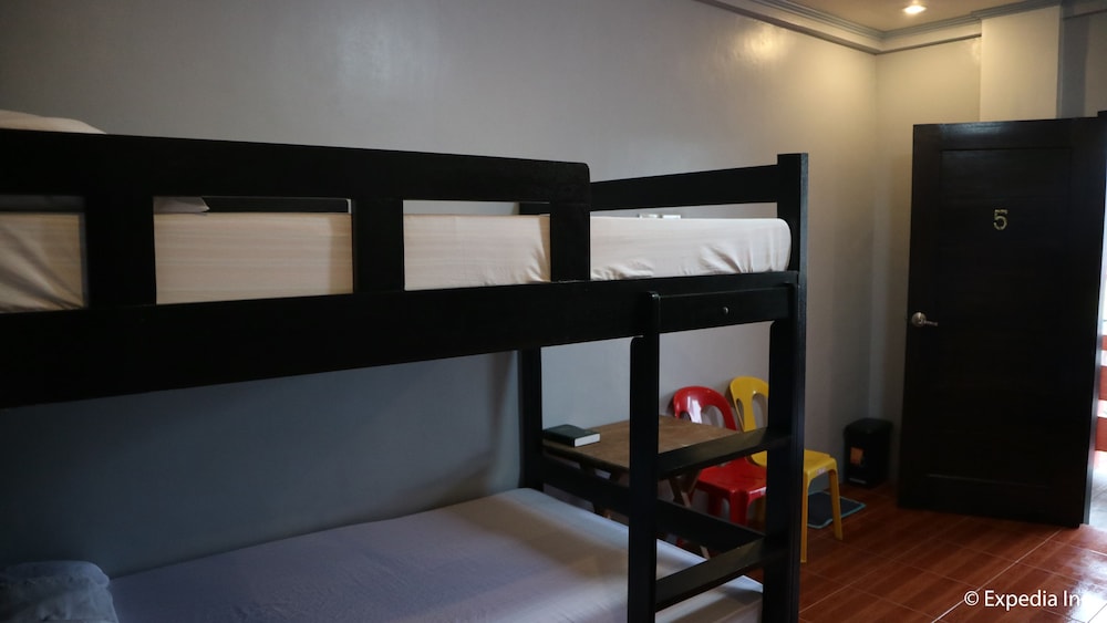 Zeah’s Inn — Baler — photo 4