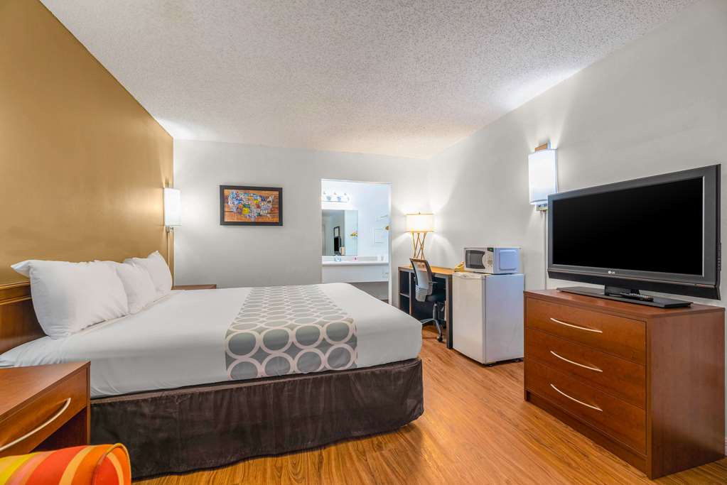 Econo Lodge Crystal River - photo 13