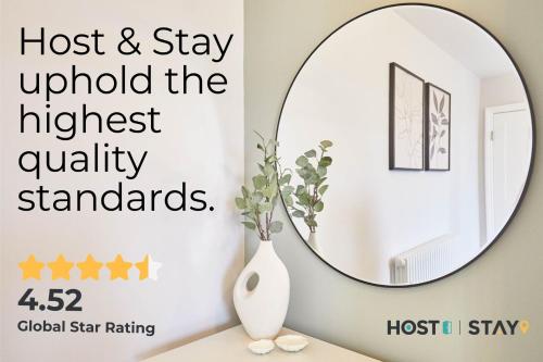 Host & Stay Endeavour Sails