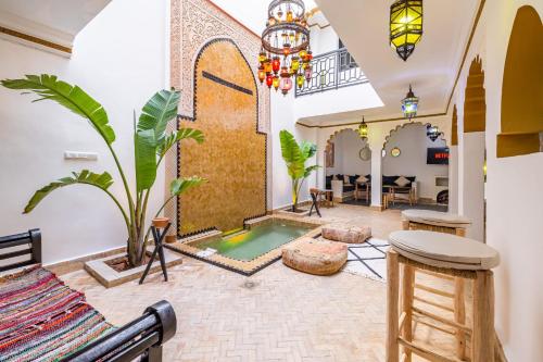Riad el hana en centre ville rooftop et bassin — 4-Star Luxury Hotel in Marrakesh, Morocco