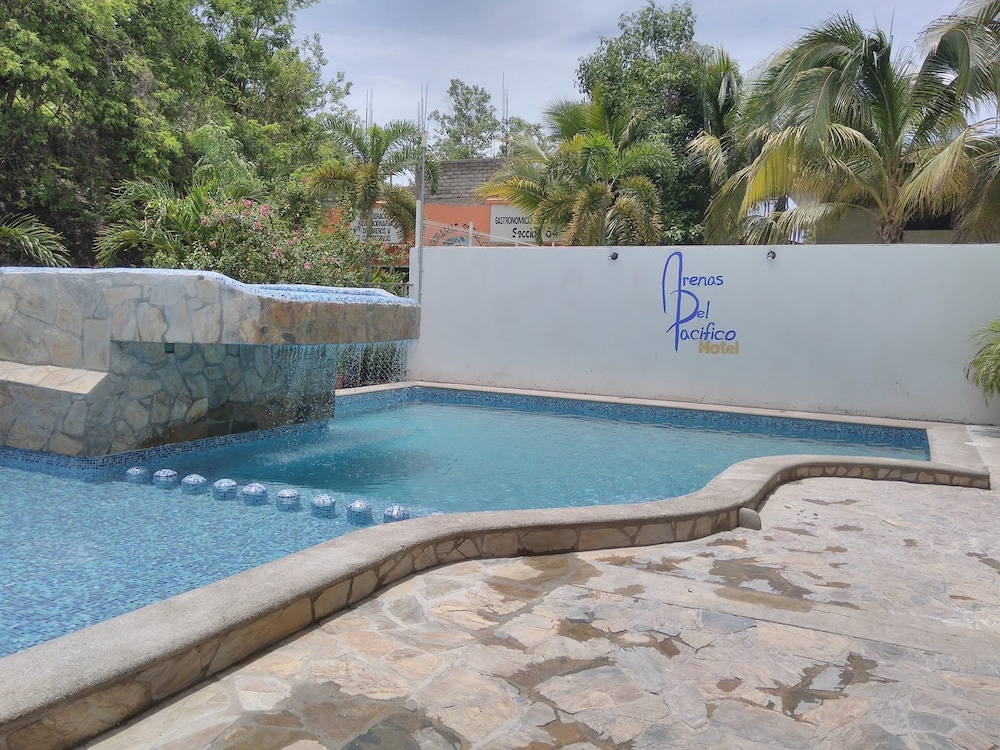 Hotel Arenas del Pacifico in Santa Maria Huatulco, Mexico