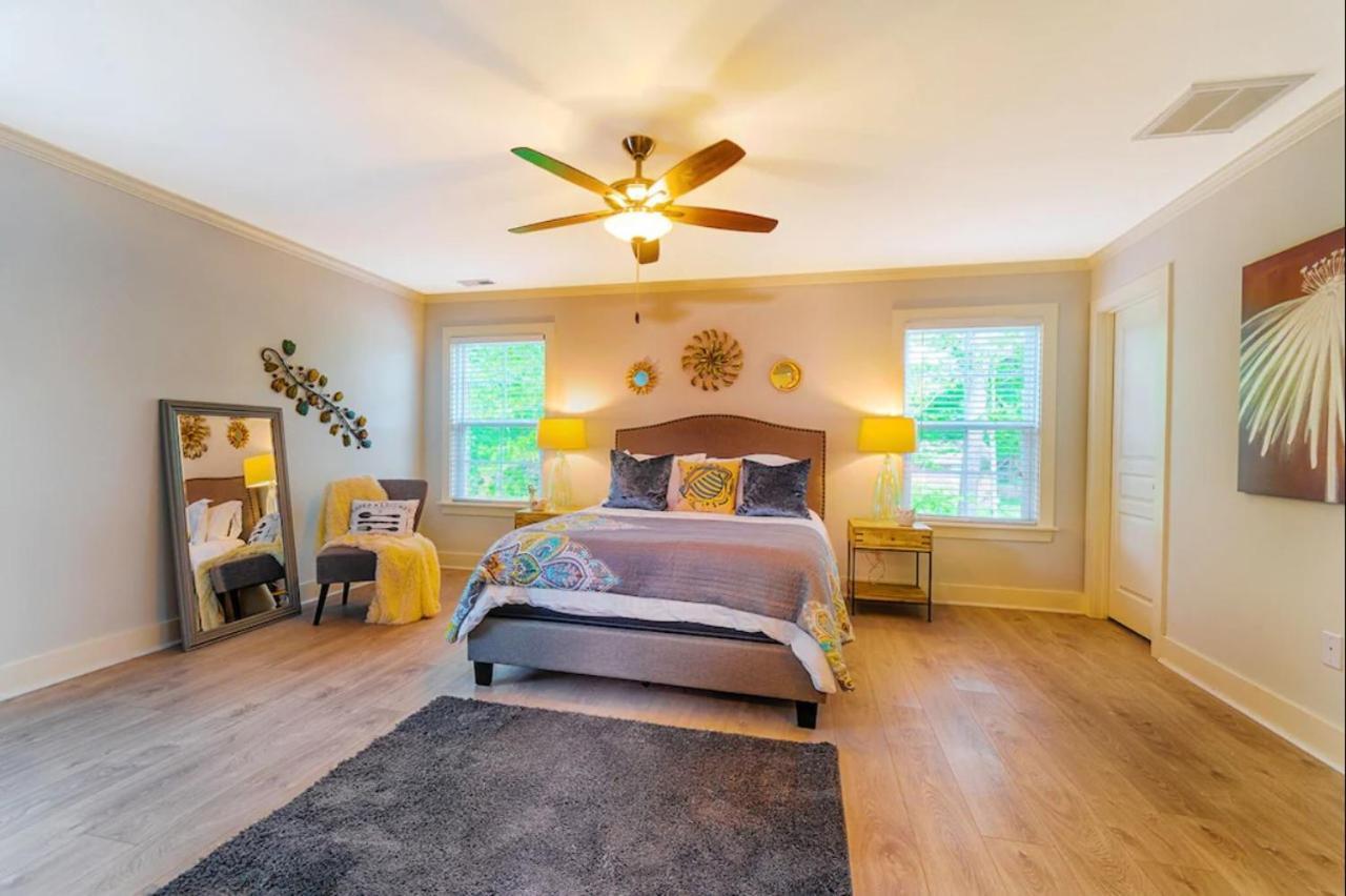 New Home W Game Room Near Rdu Airport Duke Unc Rtp Mall in a Quiet Neighborhood — 4-Star Luxury Hotel in Durham, United States