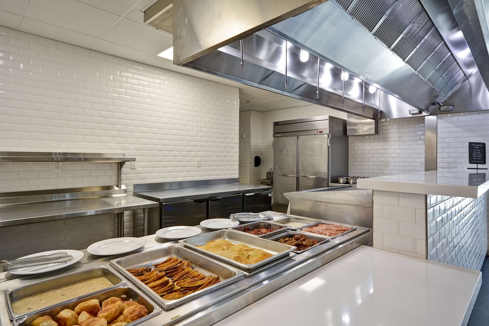 Embassy Suites Hotel Charlotte - photo 42