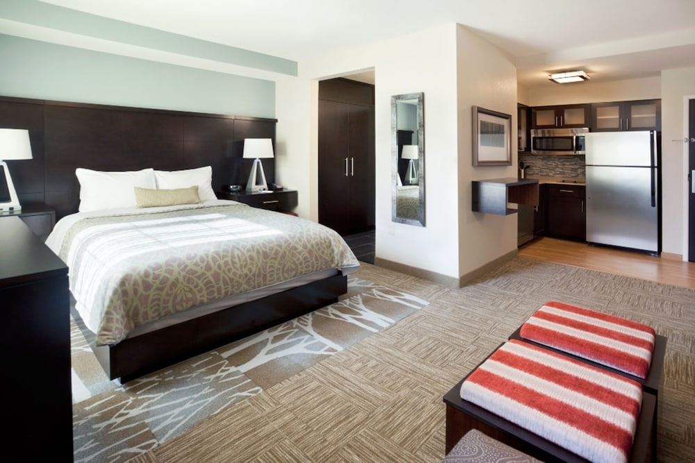 Staybridge Suites Toledo Rossford Perrysburg by IHG - photo 6