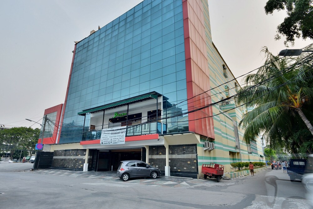 ZEN Rooms Basic Near Sunter Mall - last minute hotel in Jakarta