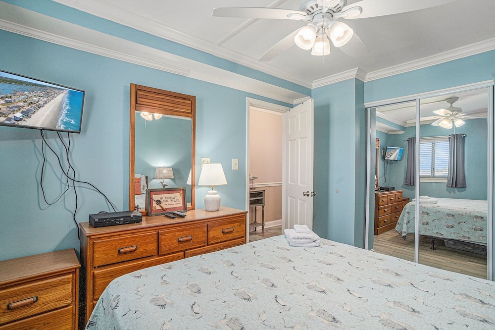 0304 Waters Edge Resort 1 Bedroom Condo by RedAwning - photo 3