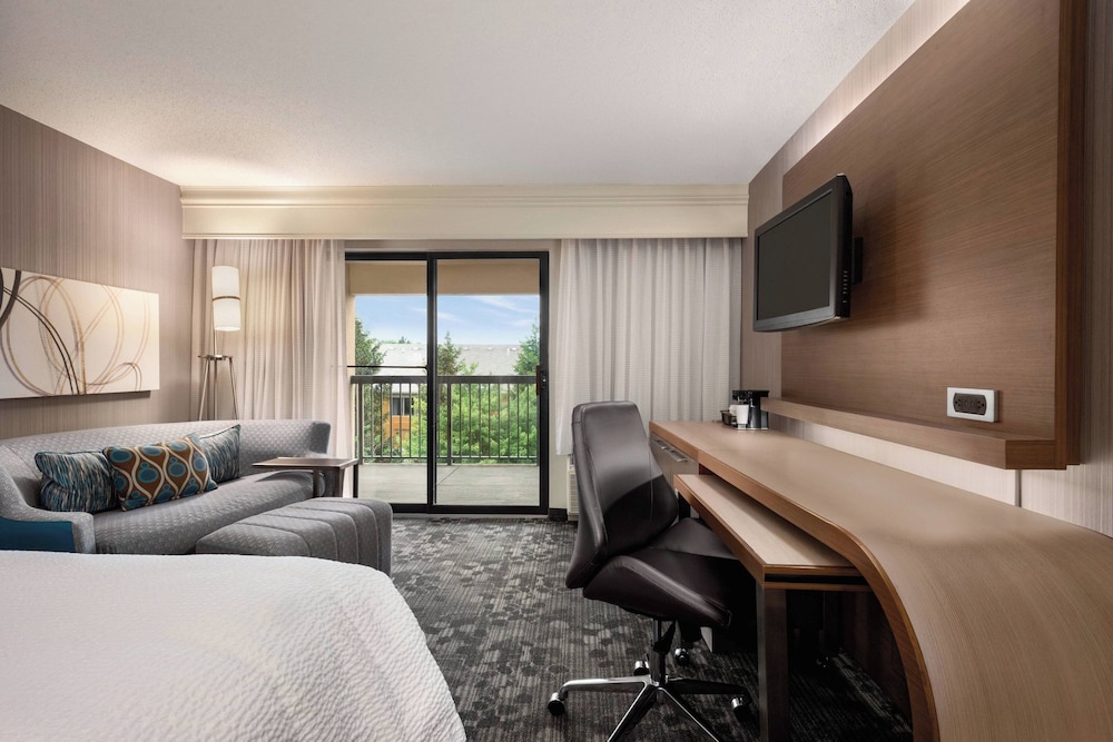Courtyard by Marriott Dayton North - photo 10