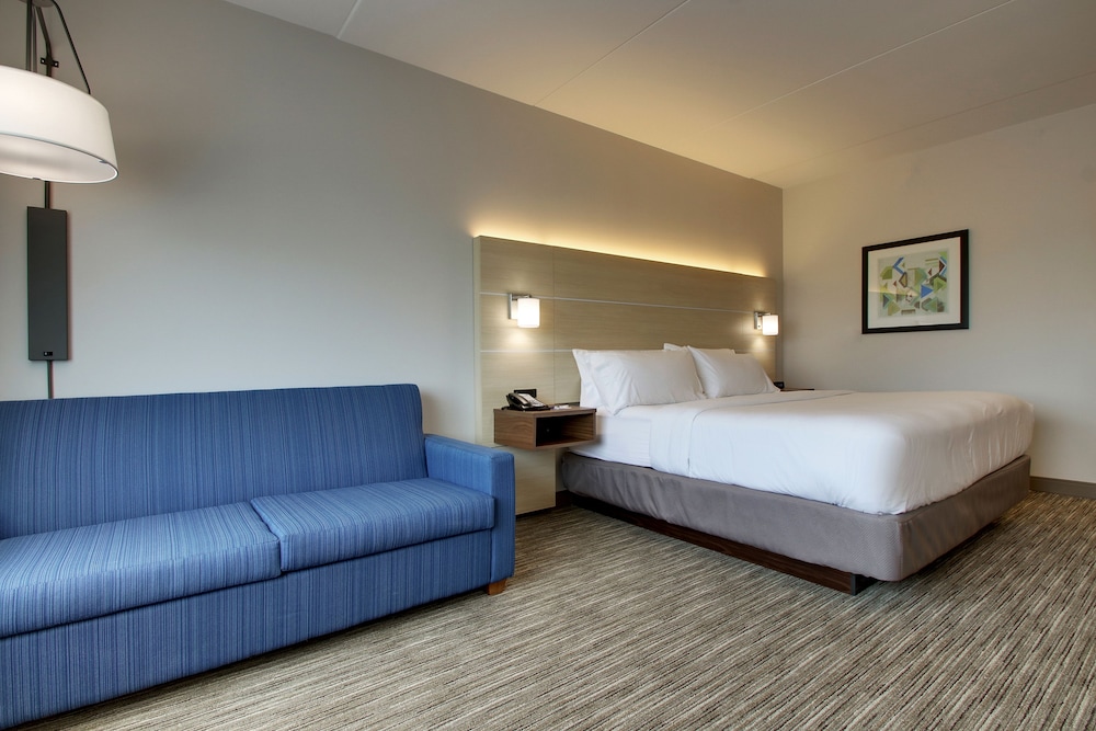 Holiday Inn Express and Suites Elizabethtown North by IHG - photo 10