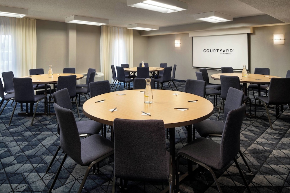 Courtyard by Marriott Bakersfield - photo 33