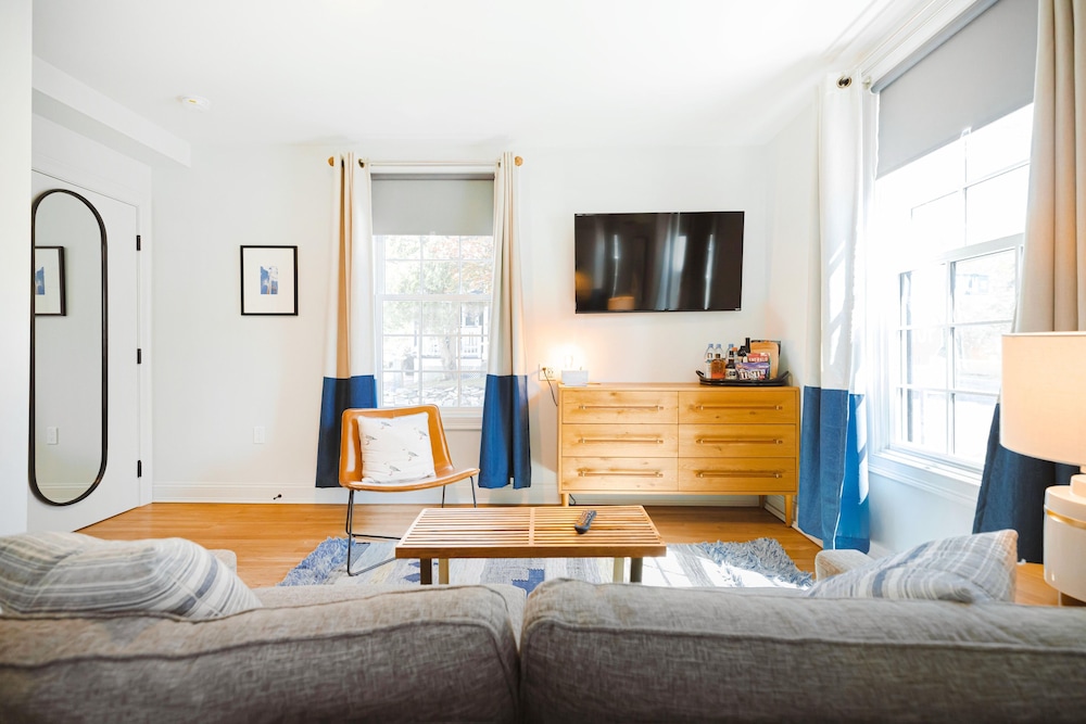 Great Island Inn: A Boutique Apartment Hotel - photo 40