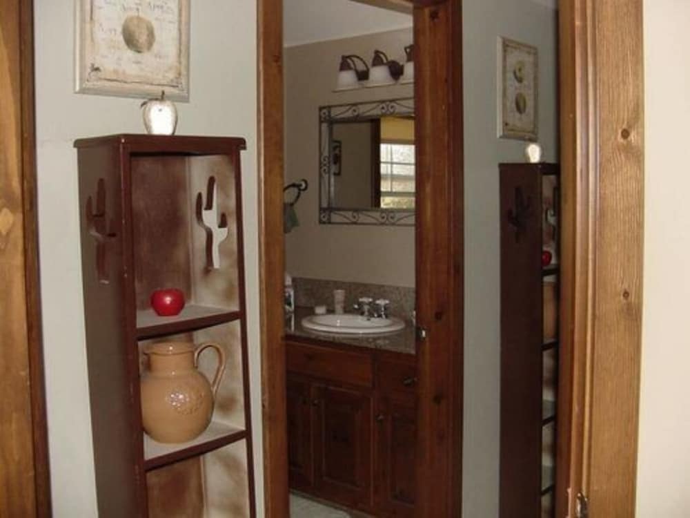 Apple Blossom Inn - photo 36