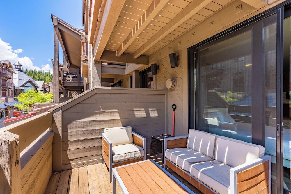 Flurry by Avantstay Tahoe Donner Home w Access to Northstar Resort Community - photo 14