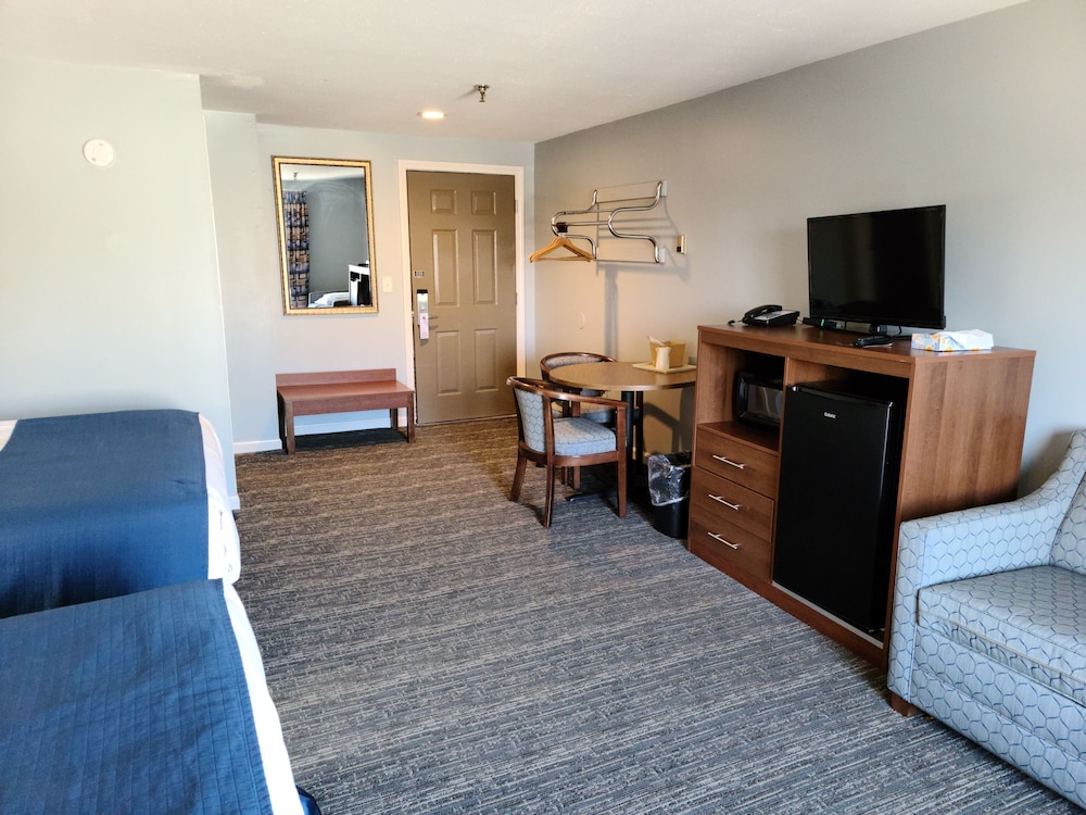 Hampton Village Inn - photo 16