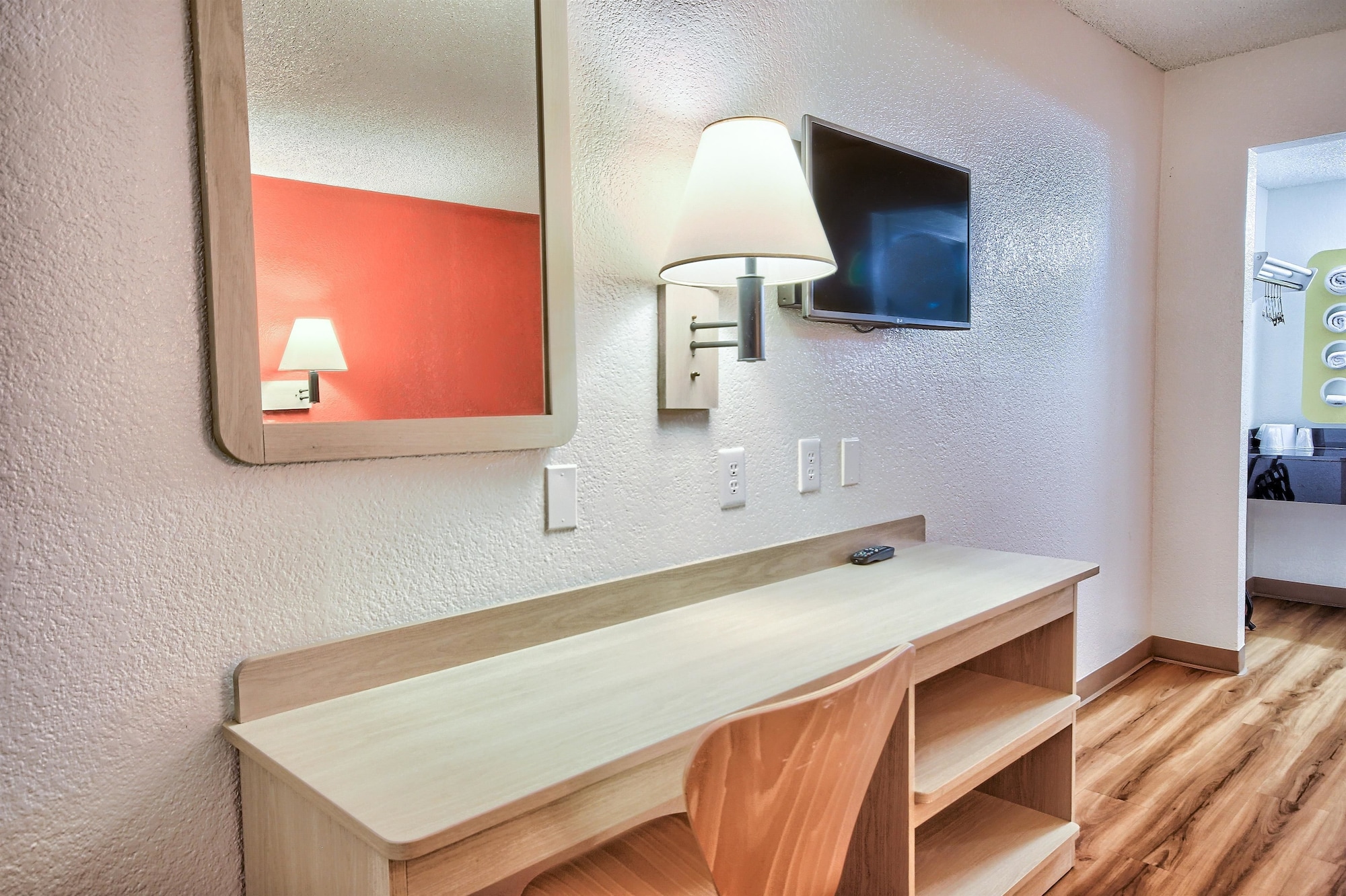 Motel 6 Fresno CA Blackstone South - photo 2