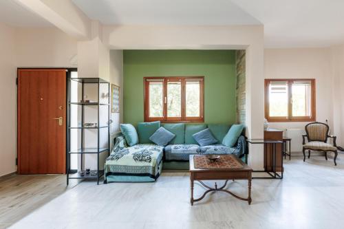 Large Home near Potamos Beach — 4-Star Luxury Hotel in Epanomi, Greece
