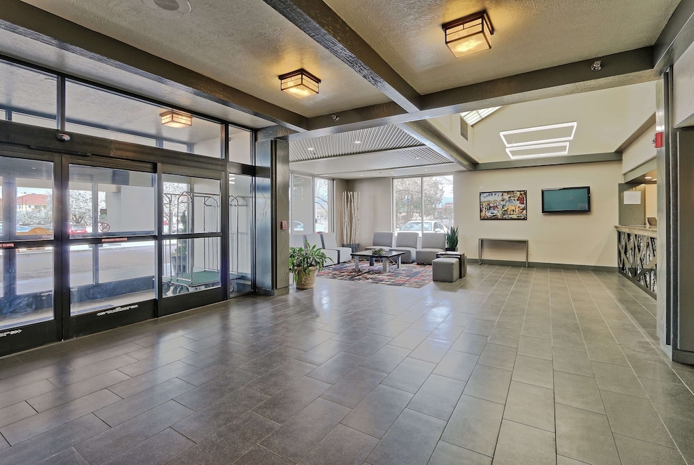 Ramada Plaza by Wyndham Albuquerque Midtown - photo 2