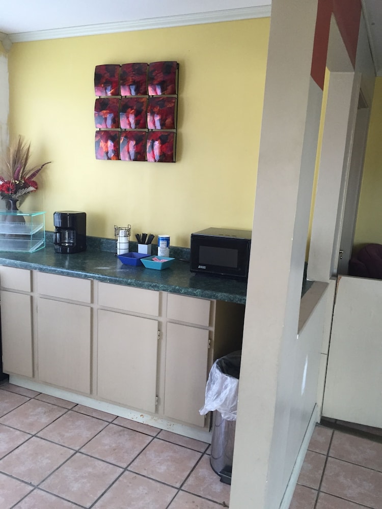 Kinder Inn - photo 7