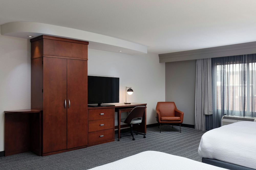 Courtyard by Marriott Wichita At Old Town - photo 17