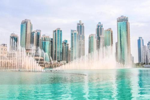 Burj Khalifa view 3 Bedroom Apartment in Boulevard Point Connected to Dubai Mall — 5-Star Luxury Hotel in Dubai, United Arab Emirates