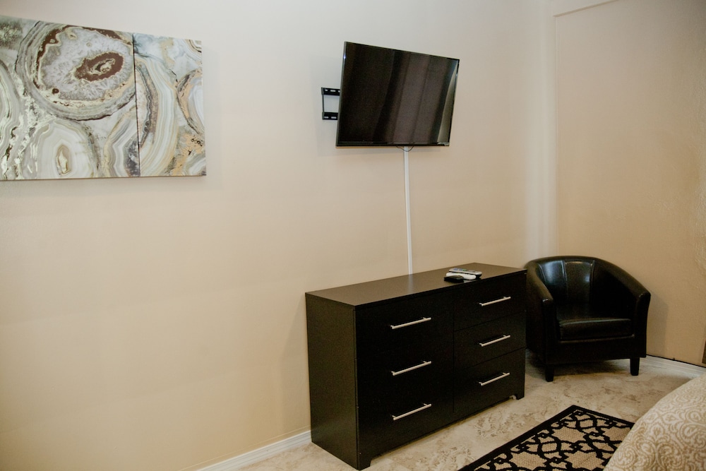 The Green Tree Hotel - photo 9