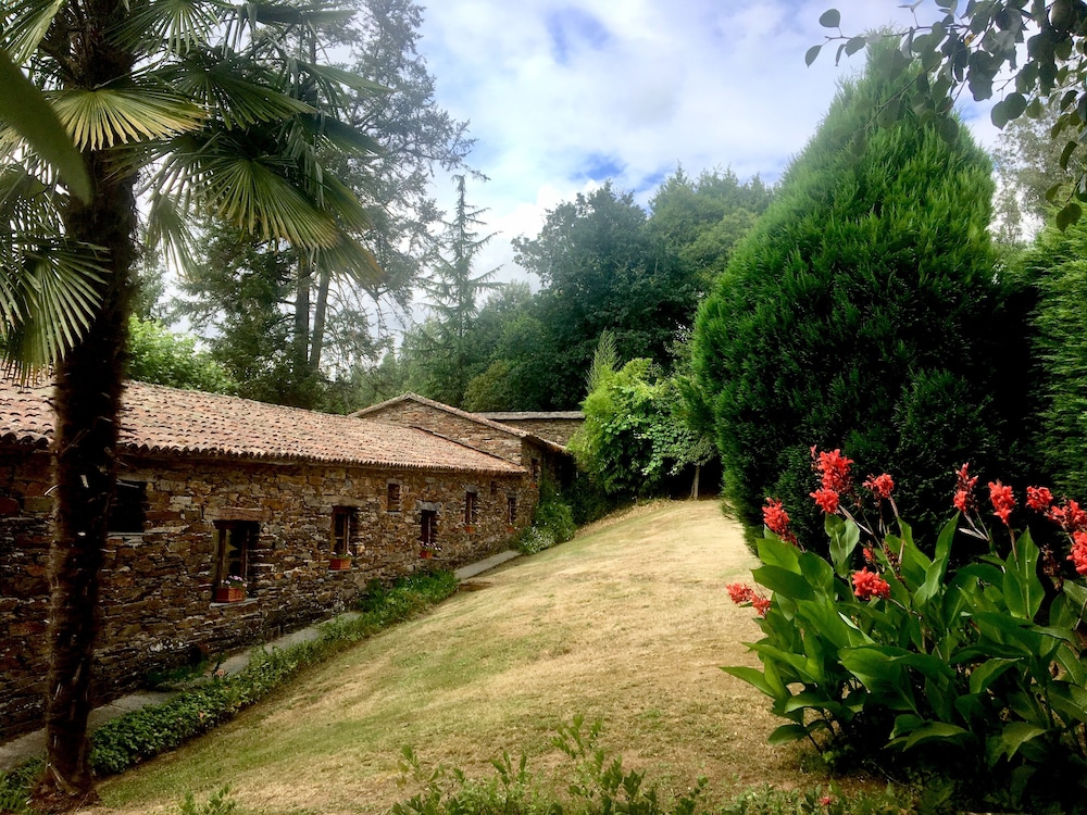 Pazo de Andeade - carbon neutral hotel in Touro