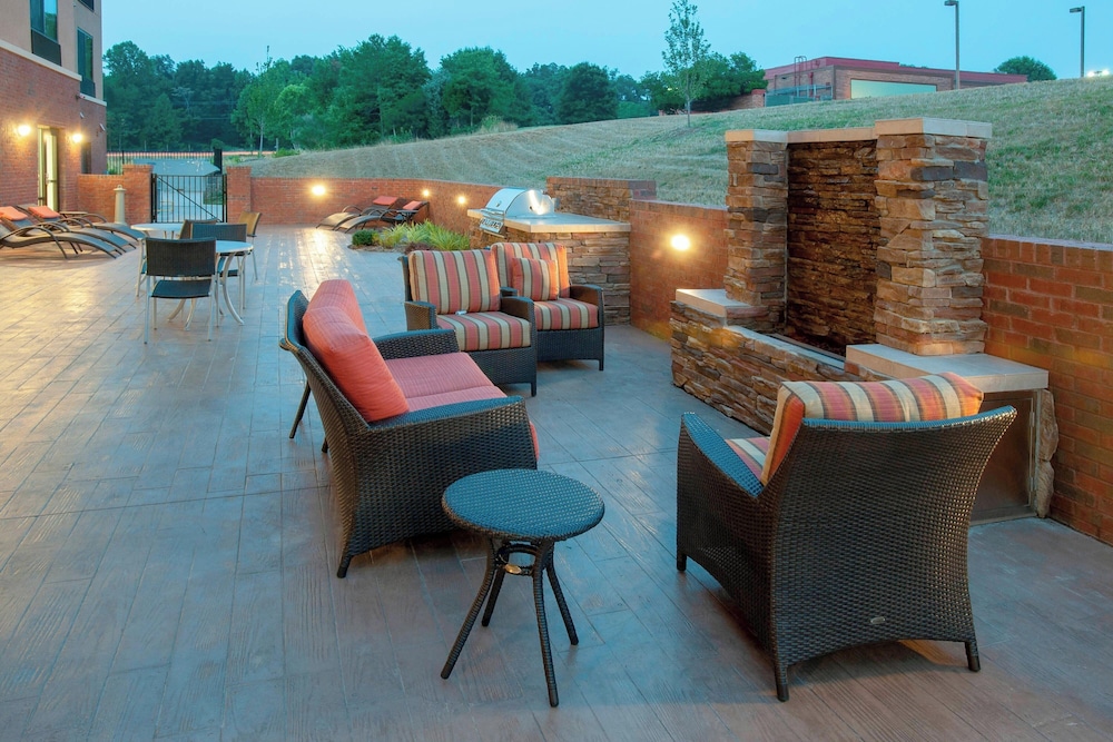 Fairfield Inn & Suites by Marriott Charlotte Matthews - photo 16