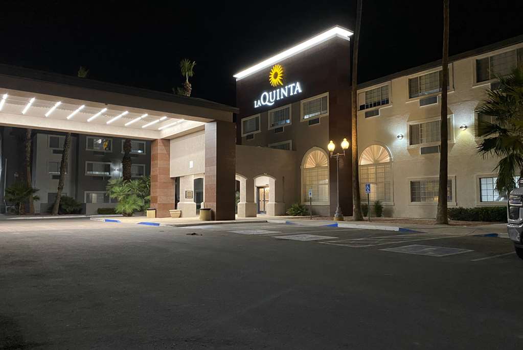 La Quinta Inn & Suites by Wyndham Safford Copper Valley - photo 3