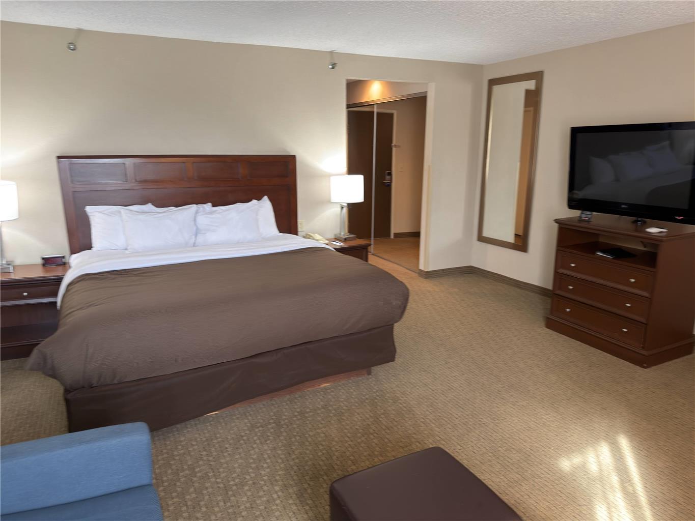 Wingate by Wyndham Utica - photo 13